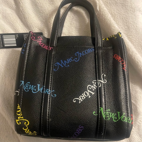 JACOBS New York Magazine® x Marc Jacobs The Mini Tag Leather Tote - Picture 4 of 6